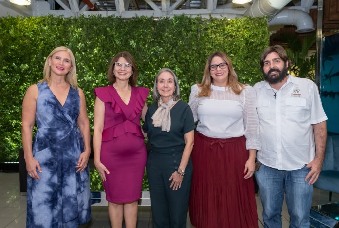 Mónica Despradel, Mercedes Ramos, Julia Bucher, Tamara Navarro y Tomás García.