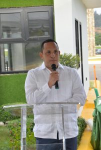 Sr. Raúl Pérez, director del Grupo Nubes de Gloria Bonao