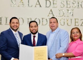 Alcaldía del DN reconoce trayectoria profesional y de labor social de Jaime Rincón