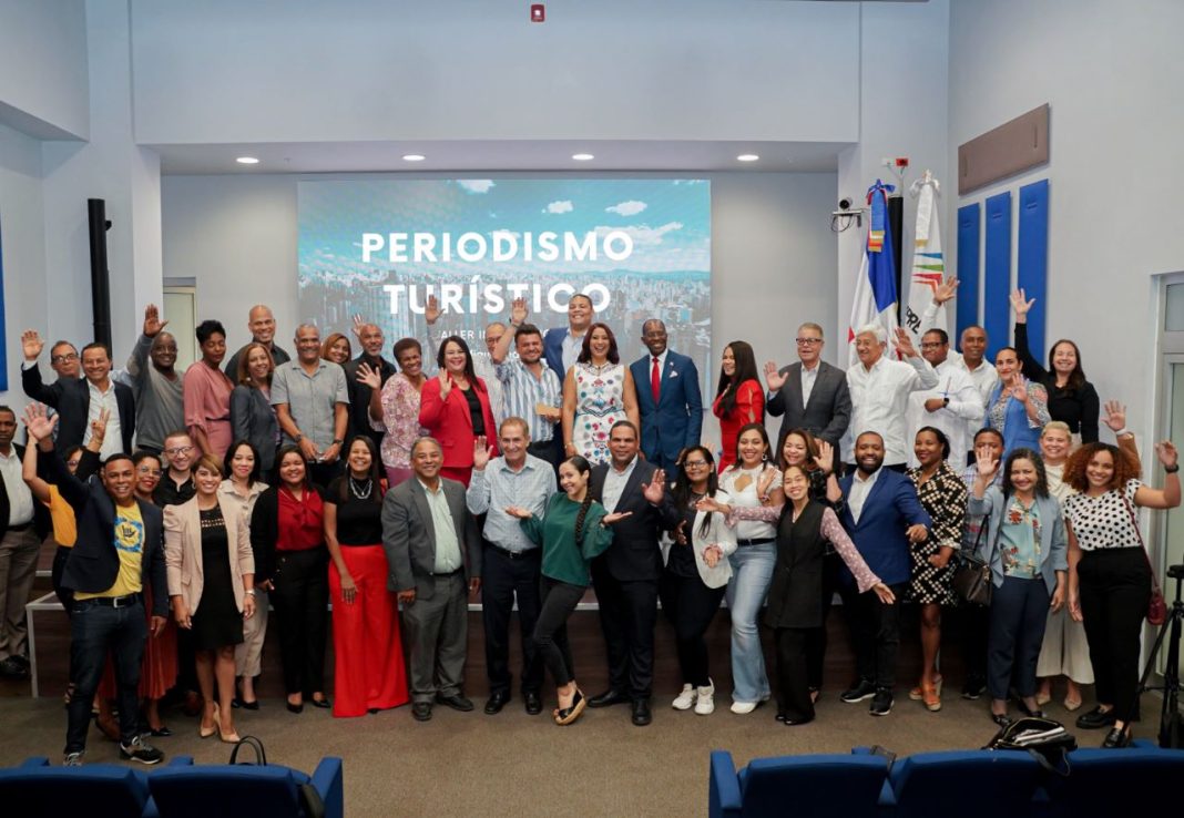 9. Grupo de periodistas que participaron en el Taller Internacional de Periodismo Turístico.