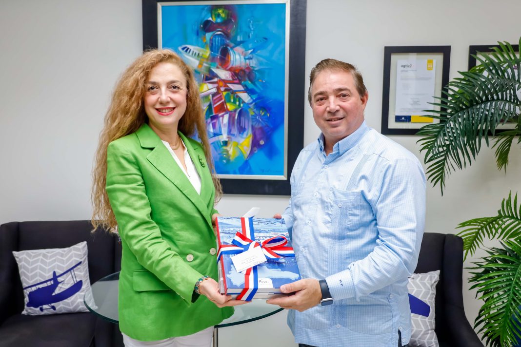 Yesim Kebapcioglu y Héctor Porcella