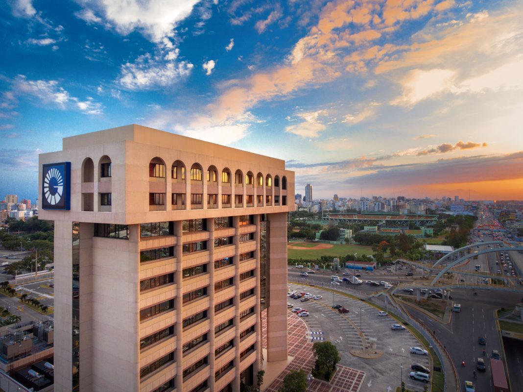 Torre Popular, sede del Banco Popular Dominicano