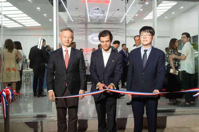 PRINCIPAL 1 Embajador de China - Chen Luning, Juan José Castillo Bellapart y Yinghan Bian