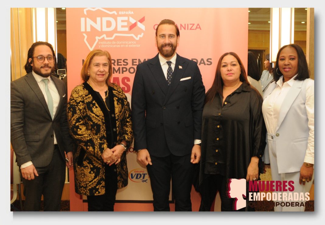 Pablo Asencio, Luisa Jiménez, Carlos de la Mota, Lilian Nuñez y Dania Altagracia Morillo