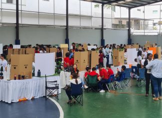 Fomentando el futuro Feria Científica Notre Dame