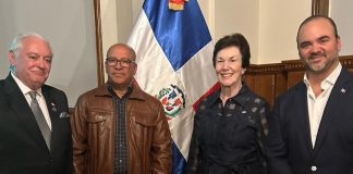 Cuquin Victoria, Víctor Encarnación, Sonia Guzmán y Giancarlos Beras Goico.