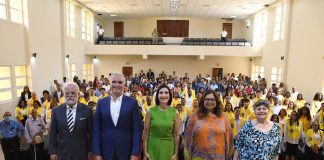 Gustavo Piantini, Luis Miguel De Camps, la primera Dama Raquel Arbaje, Marie Laure Aristy e Iliana Ornes.
