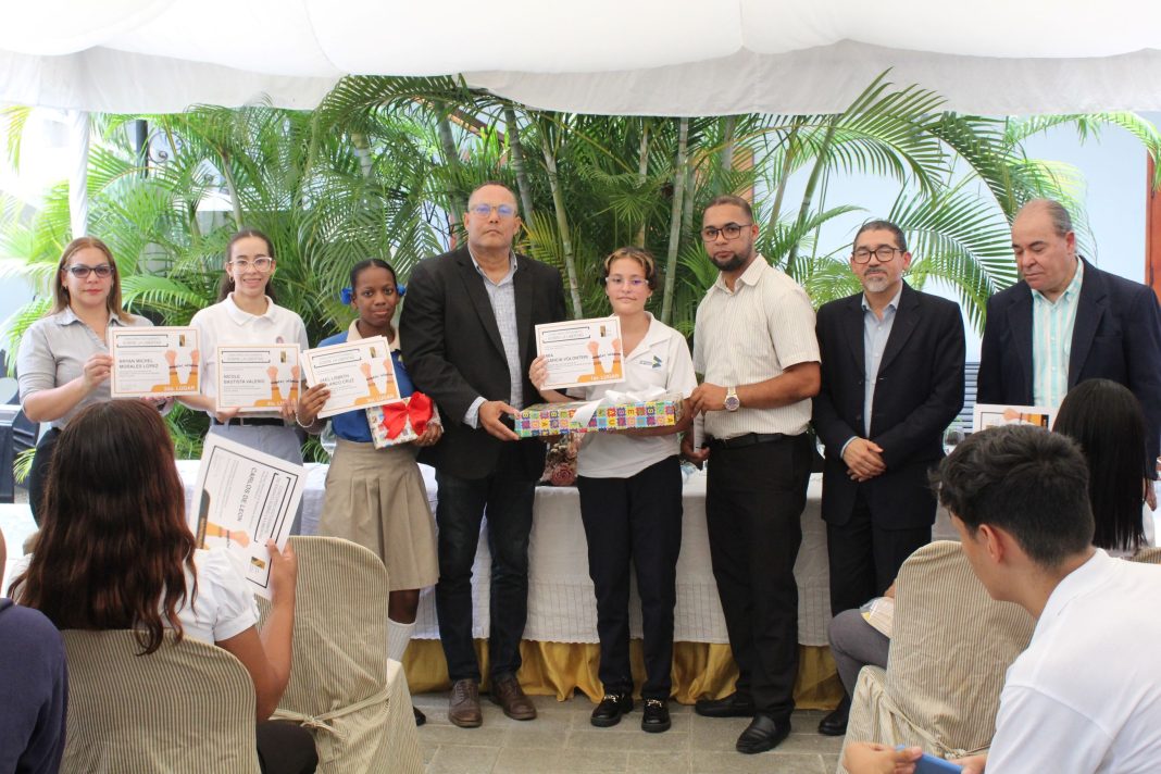 Foto jurado y ganadores