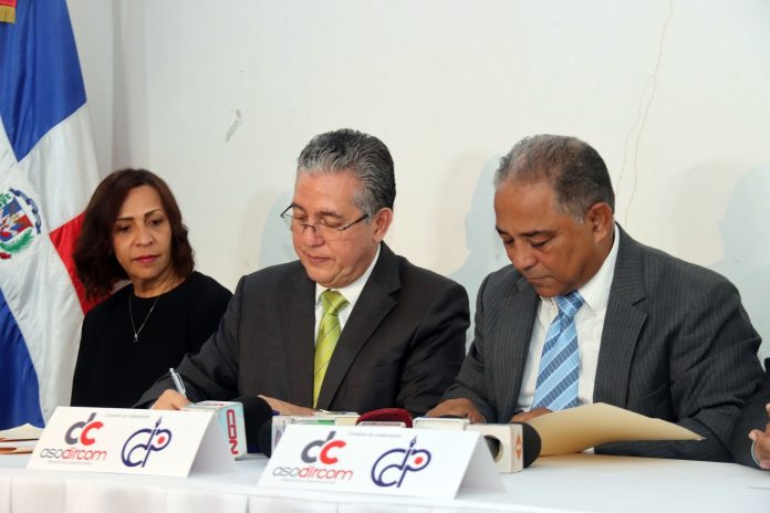 Mildred Minaya, Luis Martin Gómez y Aurelio Henríquez