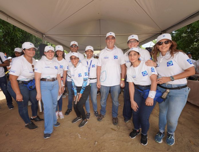 Integrantes de la Vicepresidencia de Negocios Turísticos del Banco Popular Dominicano.
