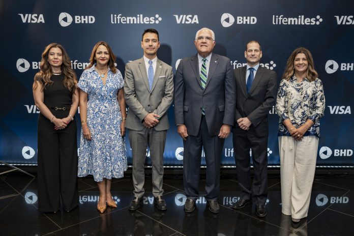 Jeannette Tobar, Josefina González, Javier Triana, Luis Lembert, Diego Lipschitz y Rosa Marubeni Tobar