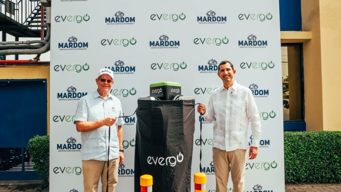 La estación, primera en toda la zona logística de Haina, cuenta con un cargador nivel 2 con capacidad para dos vehículos simultáneos. La estación, primera en toda la zona logística de Haina, cuenta con un cargador nivel 2 con capacidad para dos vehículos simultáneos.