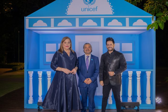 Jatnna Tavárez, Carlos Carrera y Manny Cruz