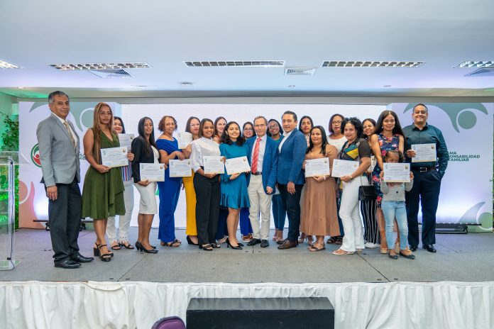 Ganadores de la 2da edición del programa Emprendimiento Familiar de ISM (1)