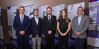 Cónsul y Jefe de Misión Adjunto de Israel, Ilan Vulej; Gregory Quinn; Embajador de Israel, Raslan Abu Rukun; Representante en el país de la Fundación Espacio Anna Frank, Karen Koenig y Presidente de la Comunidad Judía en Santo Domingo, Issac Lalo.