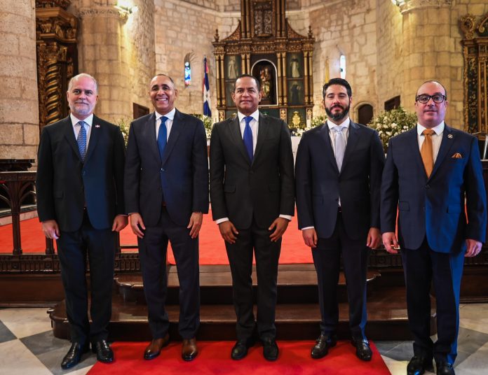 Alejandro Fernández, Nelson Arroyo, Julio César Valentín, Francisco Torres y Francisco Campos.