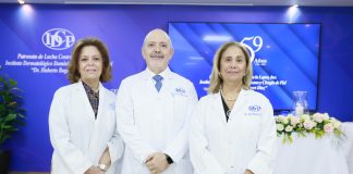 Dra. Emma Guzmán, presidenta del Patronato de lucha Contra la Lepra, Dr. Víctor Pou, Director General del IDCP y Dra. Luisa González, vicepresidenta del Patronato de lucha Contra la Lepra
