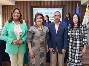 Directiva de FUNDAVER. Verónica Sencion, presidenta_ Amarilys Duran Salas, secretaria_ Fanny Hernández, vicepresidenta. y Guillermo Sencion tesorero.