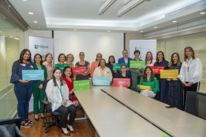 Directivos de las ONG beneficias y de Referencia Laboratorio Clínico.