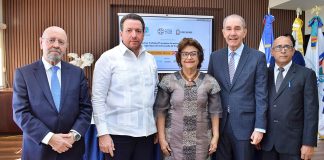 Emilio Mingues Torres, Canciller José Alejandro Aybar, Franklin García Fermín, la Gestora Cultura presidenta de FUNDAVER, Verónica Sencion y Román Rodriguez Cabrera.