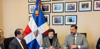 La embajadora dominicana en los Estados Unidos, Sonia Guzmán. durante las reuniones.