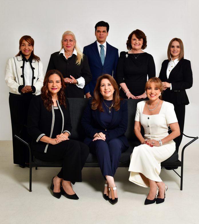 La directiva está presidida por Jacqueline Viteri, Celeste Pérez, Nelly Azar Lumia, Sobeya Salazar, Francesca Peña