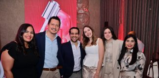 Mariel Lluberes, Richard Lescano, Daniel Pérez, Adriana Risso, Camila Latour y Nathalia Martínez.