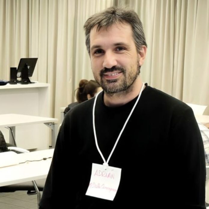 Adrián Pino, director ejecutivo y cofundador de Proyecto Desconfío.