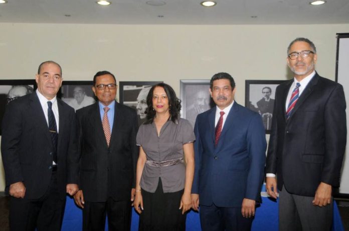 Avelino Stanley, Rafael Peralta Romero, Emilia Pereyra, Rafael García Romero y Luis R. Santos.