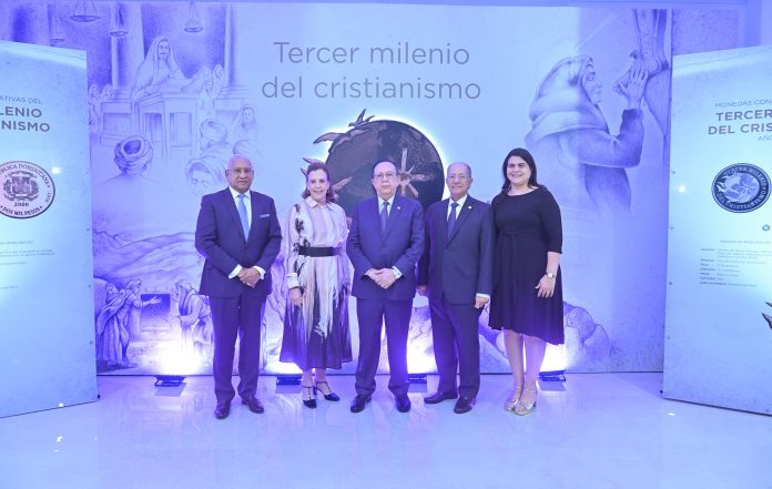 Ervin Novas Bello, Clarissa De La Rocha, Héctor Valdez Albizu, José Alcántara Almánzar y Cynthia Goico
