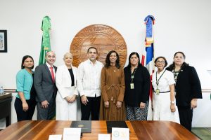 VoiceTeam otorgará becas a sus colaboradores para cursar estudios de grado y postgrado en UTESA, contribuyendo a su crecimiento académico y profesional.