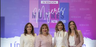 Isabel Cristina Rolo, Isabel Figueroa de Rolo, Rayvelis Roa y Arianna Rolo.