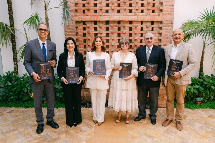 José Mármol, Mariel Bera, Carmen Cordero, María Isabel Martínez, Manuel García Arévalo y José Delmonte.