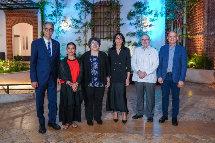 José Mármol, Soraya Franco, Fátima Portorreal, Clarissa Carmona, Manuel García Arévalo y José Enrique Delmonte