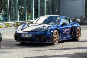 La experiencia permitió evaluar la potencia, precisión y tecnología avanzada de los vehículos Porsche.