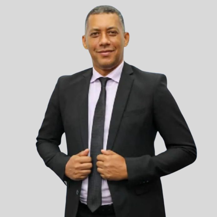 Monchy Roquez es impulsor del crecimiento profesional en el mundo de la locución