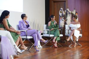 Las panelistas de El evento "Mujer, Imagen y Éxito" que reunió a 200 mujeres empresarias.