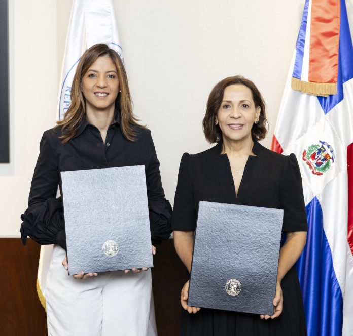 Odile Camilo Vincent y Mildred Minaya (1) Odile Camilo Vincent y Mildred Minaya