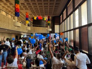 Empleados de Visa en República Dominicana se unieron como voluntarios para compartir las aventuras de los intrépidos personajes del cómic.
