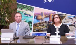 Secretaria del CNF, Bernarda Franco, junto a Héctor Porcella
