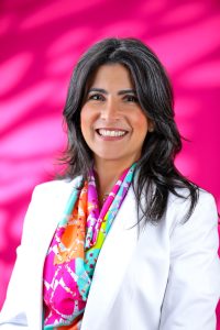 Rossanna Camarena es una profesional con amplia experiencia en marketing, publicidad, relaciones públicas y comunicaciones corporativas. 