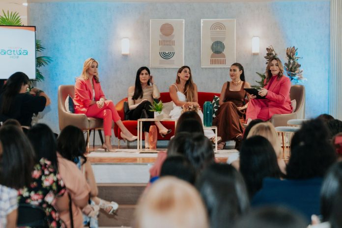 Las mujeres puedan compartir experiencias, fortalecer su desarrollo y motivarse mutuamente. Las mujeres puedan compartir experiencias, fortalecer su desarrollo y motivarse mutuamente.