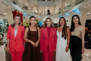 Panelistas de "Mujer Actúa Hoy", un espacio de inspiración y crecimiento en el Día Internacional de la Mujer.