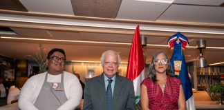 Chef Jim Echavarría, Gustavo Lembcke Hoyle Embajador de Perú, Denisse Tió VP Petit Comité