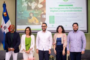 Salvador Batista, Lady Reyes, Cristián Cabrera, Viena Divaluna y Gustavo Yunén.
