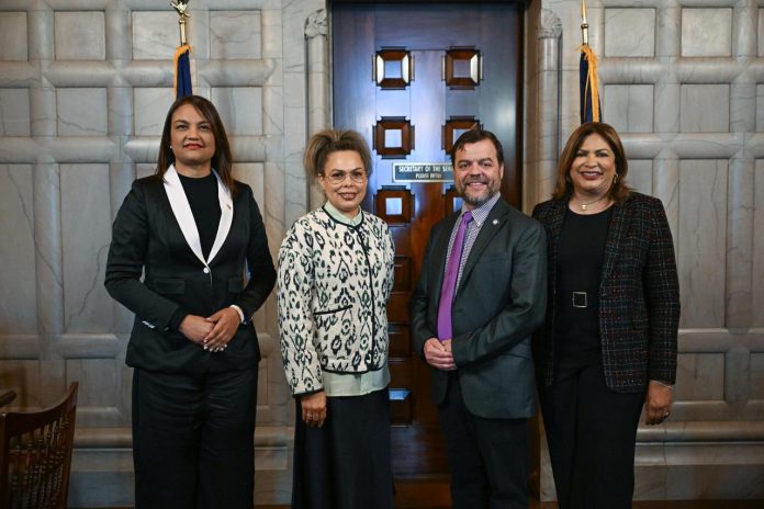 La Federación de Mujeres Empresarias Dominico Internacional- FEM- recibe reconocimiento Internacional.