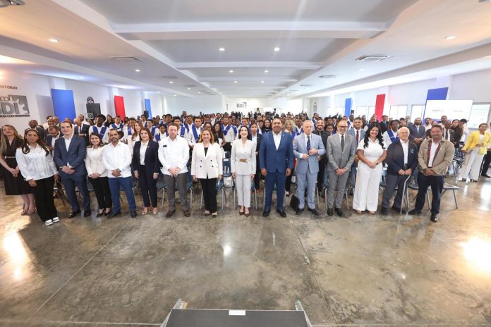 OGTIC celebra la graduación de 94 jóvenes en áreas STEM con el programa Semillero Digital INTRO.