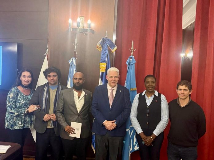 Sugel Gamal presenta su nuevo libro Un Playlist Para Alejandra en la Feria del Libro de Buenos Aires. Sugel Gamal presenta su nuevo libro Un Playlist Para Alejandra en la Feria del Libro de Buenos Aires.