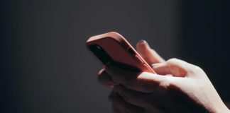 ¿Te hackearon WhatsApp? Así están usando tu cuenta para estafas.