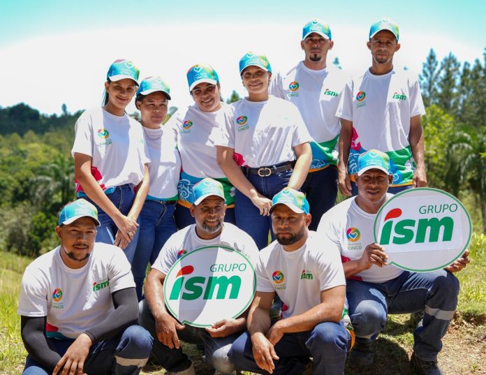 ISM siembra futuro sostenible en RD a través de educación, reciclaje y reforestación.